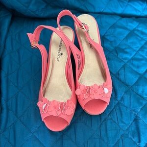 Montego Bay Club Coral Sandals 8.5 Wide Width